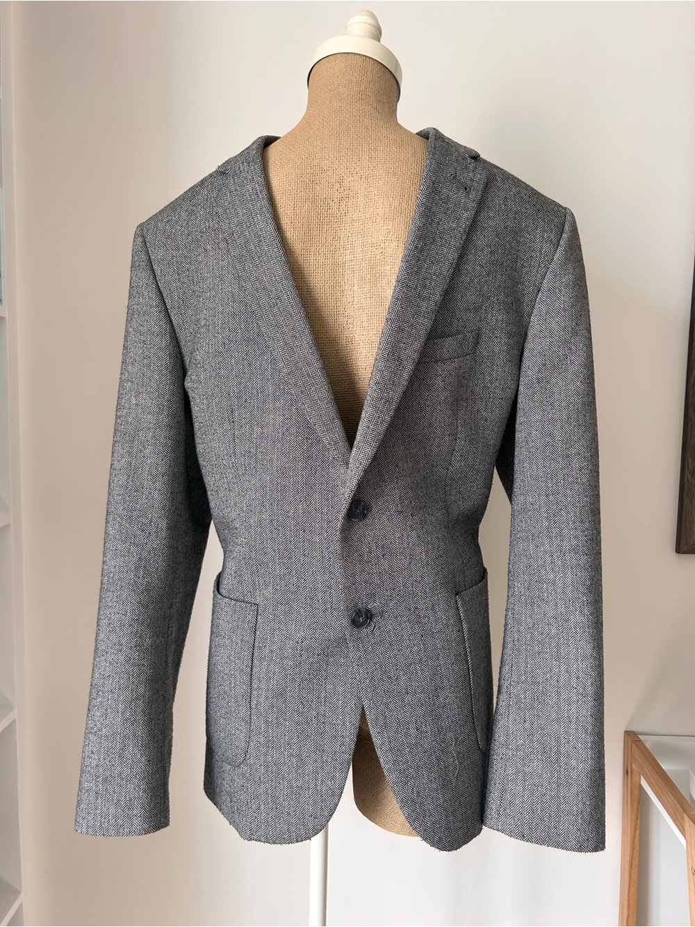 Men's Gray Two-Button Tailored Blazer